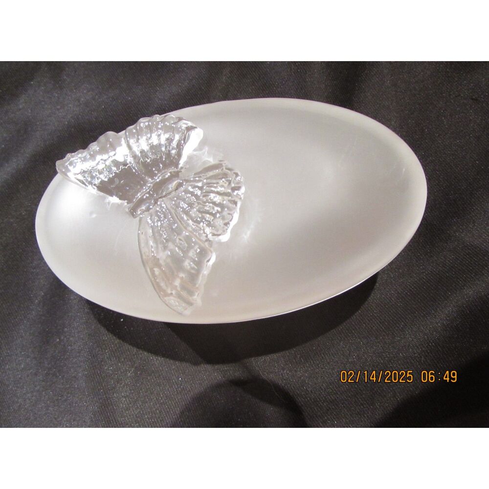 Butterfly trinket dish frosted pink glass made in Italy 3-d butterfly beautiful